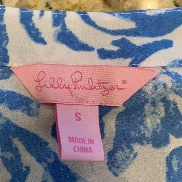 Lilly Pulitzer Gramercy blue lobster tank top. Size Small - Picture 6 of 6